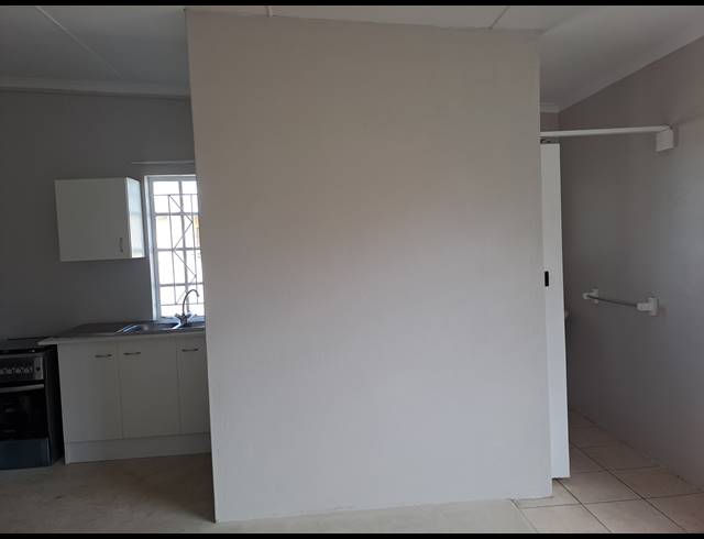 1 bed property to rent in ROUX PARK